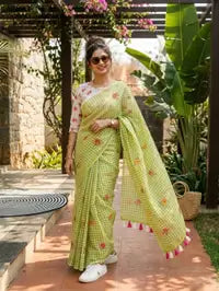 Emerald Check Cotton Saree – Floral Embroidery with Blouse Piece
