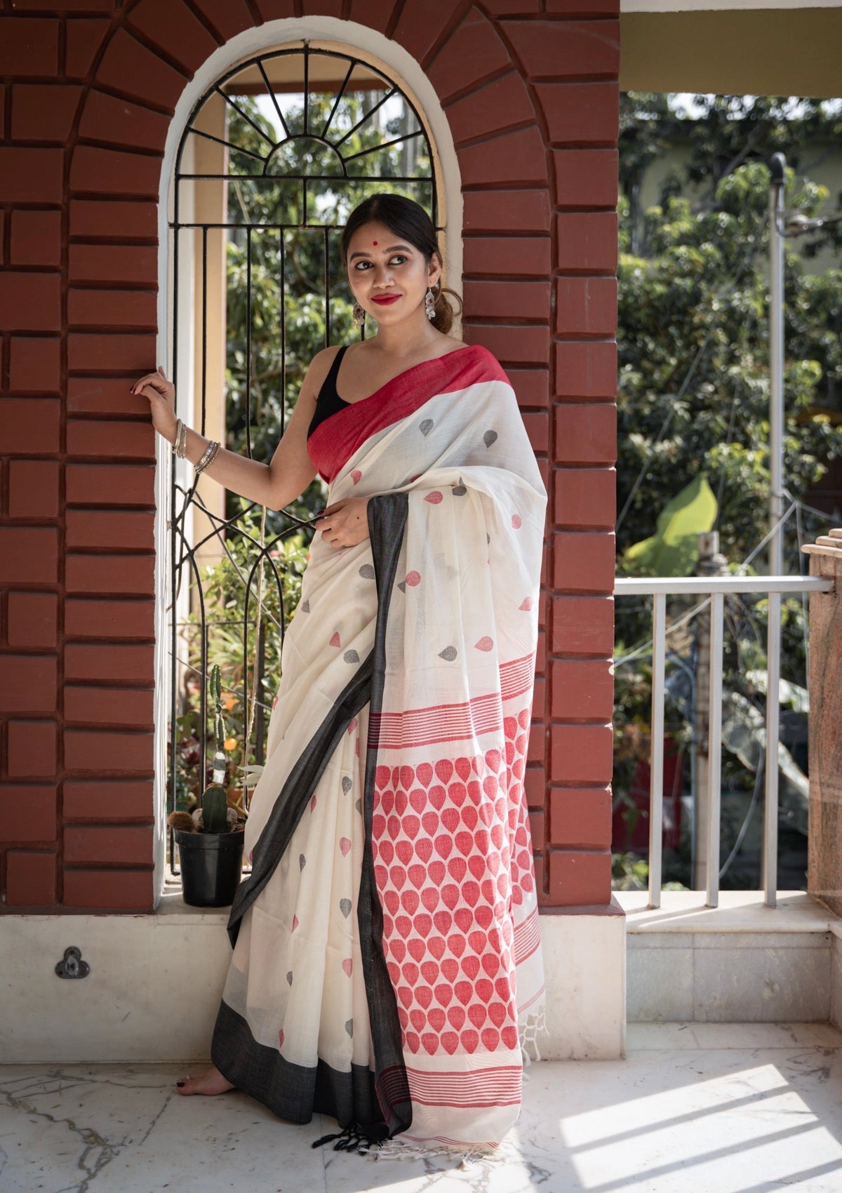 Women's Premium Pure Linen Cotton Saree | Traditional Handloom Style Geometric Motif Print Casual & Festive Sari with Temple Border Look & Unstitched Blouse Piece | Luxury Lightweight Summer Wear (Off-White, Crimson Red & Charcoal Grey)
