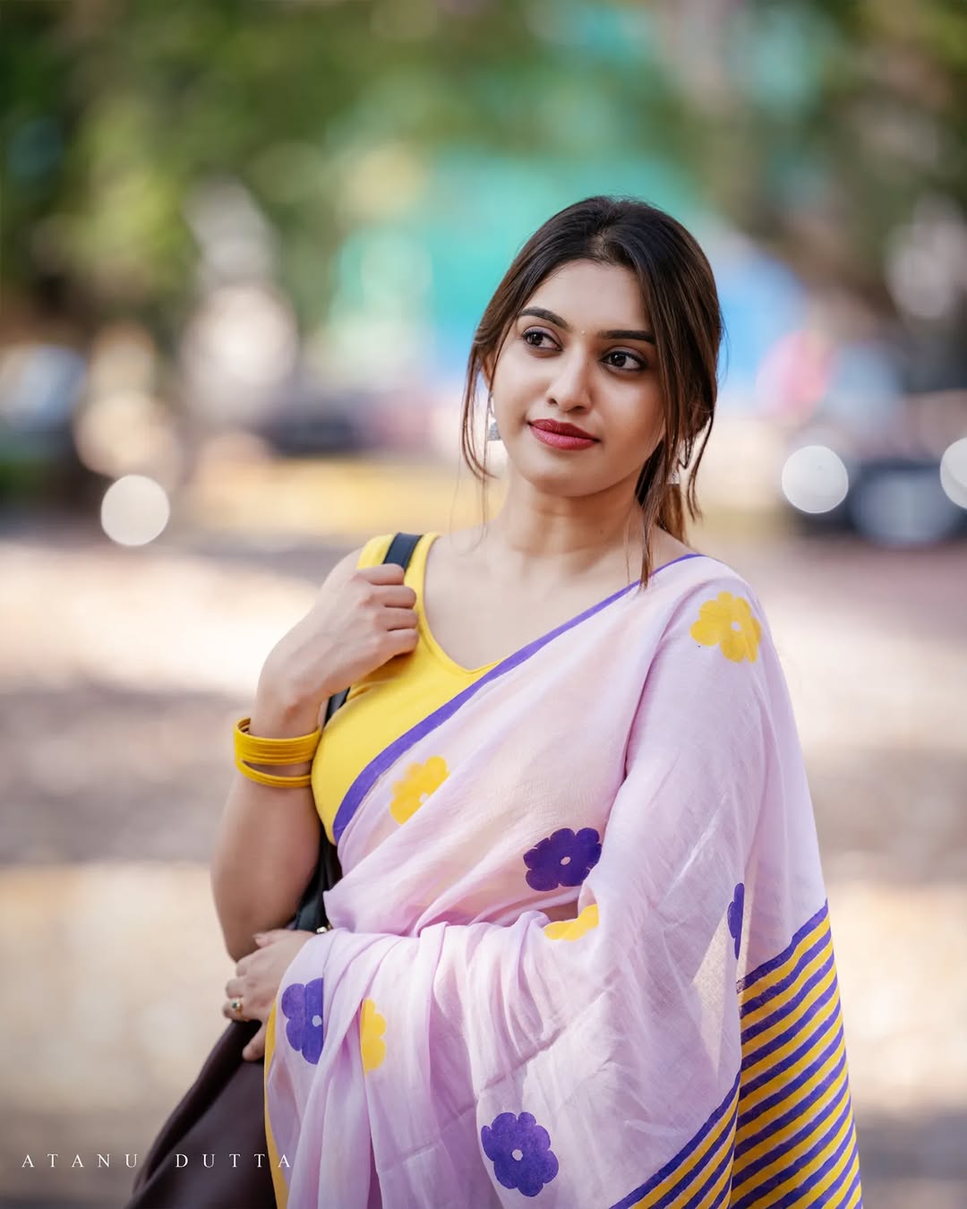 Women's Cotton Linen Blend Saree | Trendy Light Pink Floral Motif Print Casual Sari with Striped Pallu & Unstitched Blouse Piece | Lightweight Summer & Daily Wear (Baby Pink, Yellow & Purple)