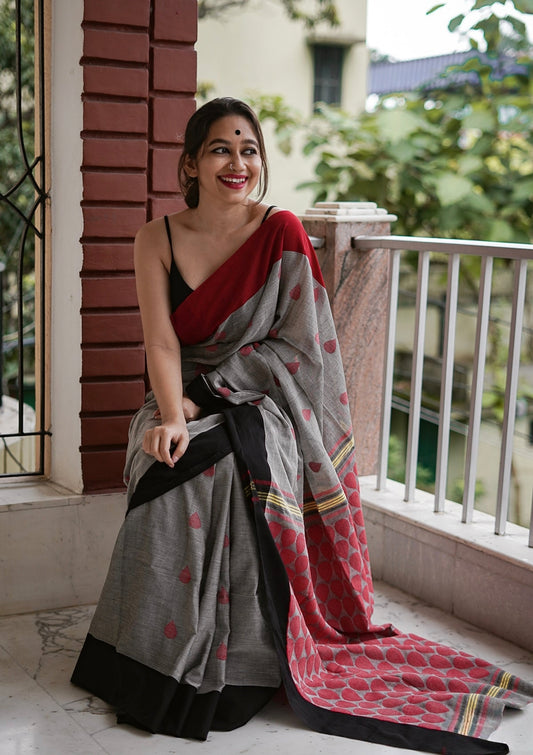 Cotton Linen Blend Paisley Motif Saree
