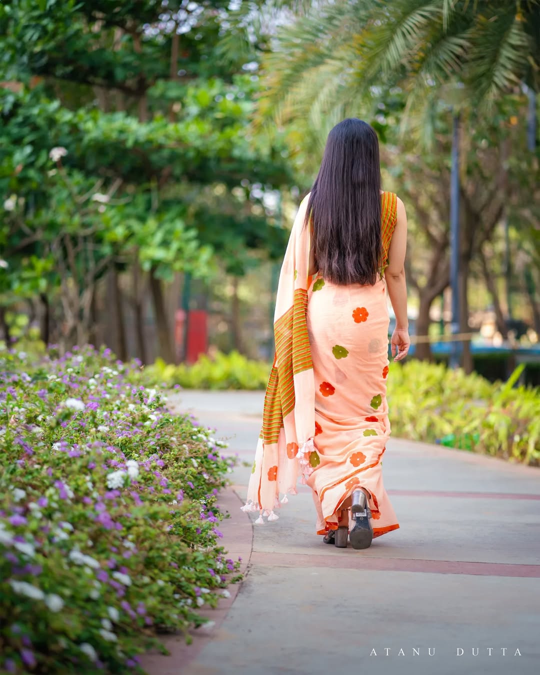 Women's Cotton Linen Blend Saree | Trendy Peach Floral Motif Print Casual Sari with Striped Pallu & Unstitched Blouse Piece | Lightweight Summer & Daily Wear (Light Peach, Orange & Olive Green)