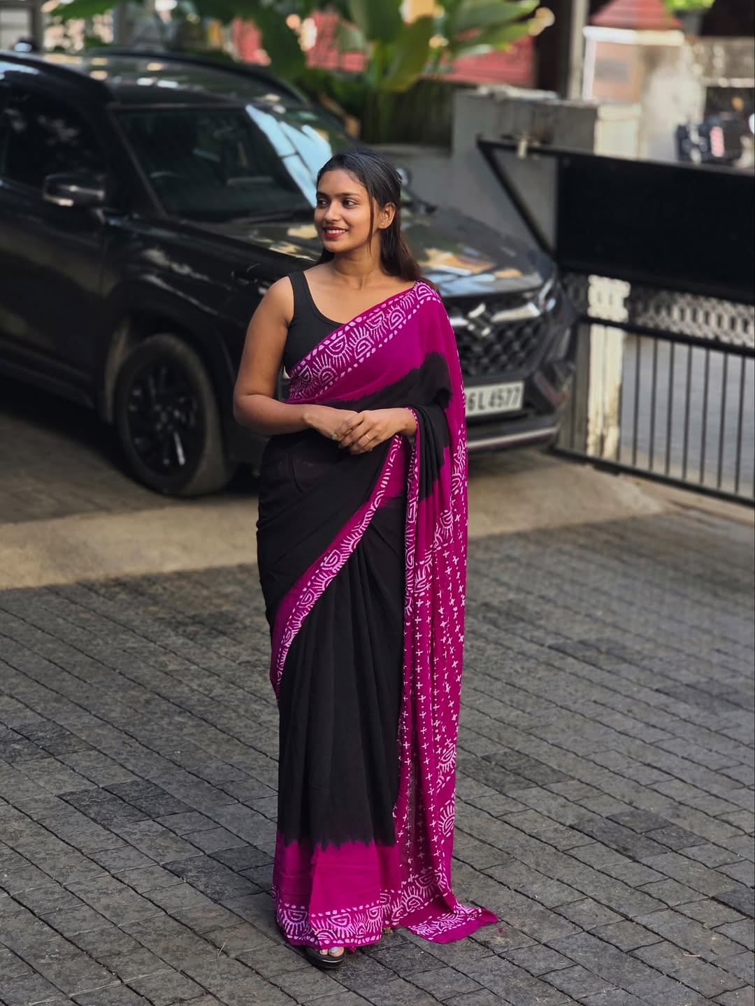 Women's Premium Pure Linen Cotton Saree | Traditional Handblock Batik Shanti Niketan Style Printed Casual Sari with Unstitched Blouse Piece | Luxury Lightweight Summer Wear (Charcoal Black & Magenta Pink)